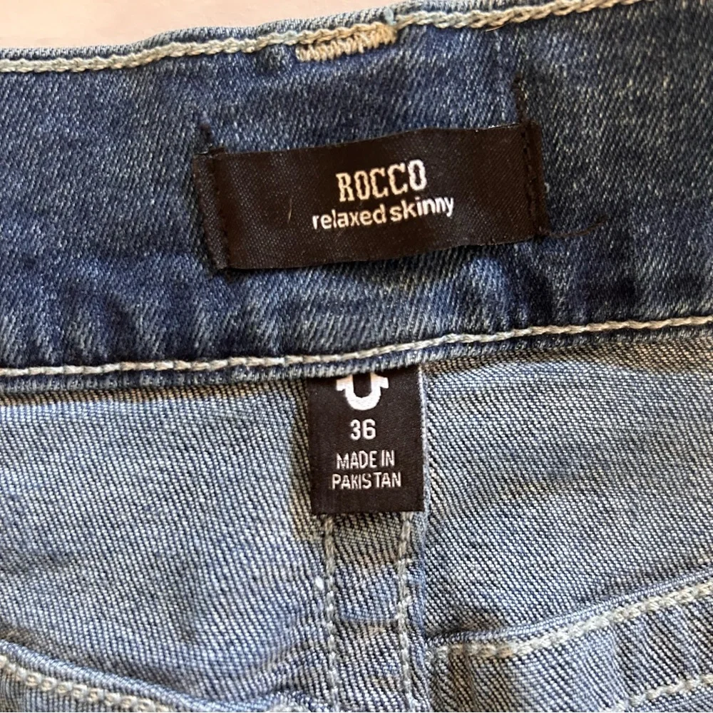 True Religion ROCCO FLAP Relaxed Skinny JEANS 700062 Medium Harvest 36